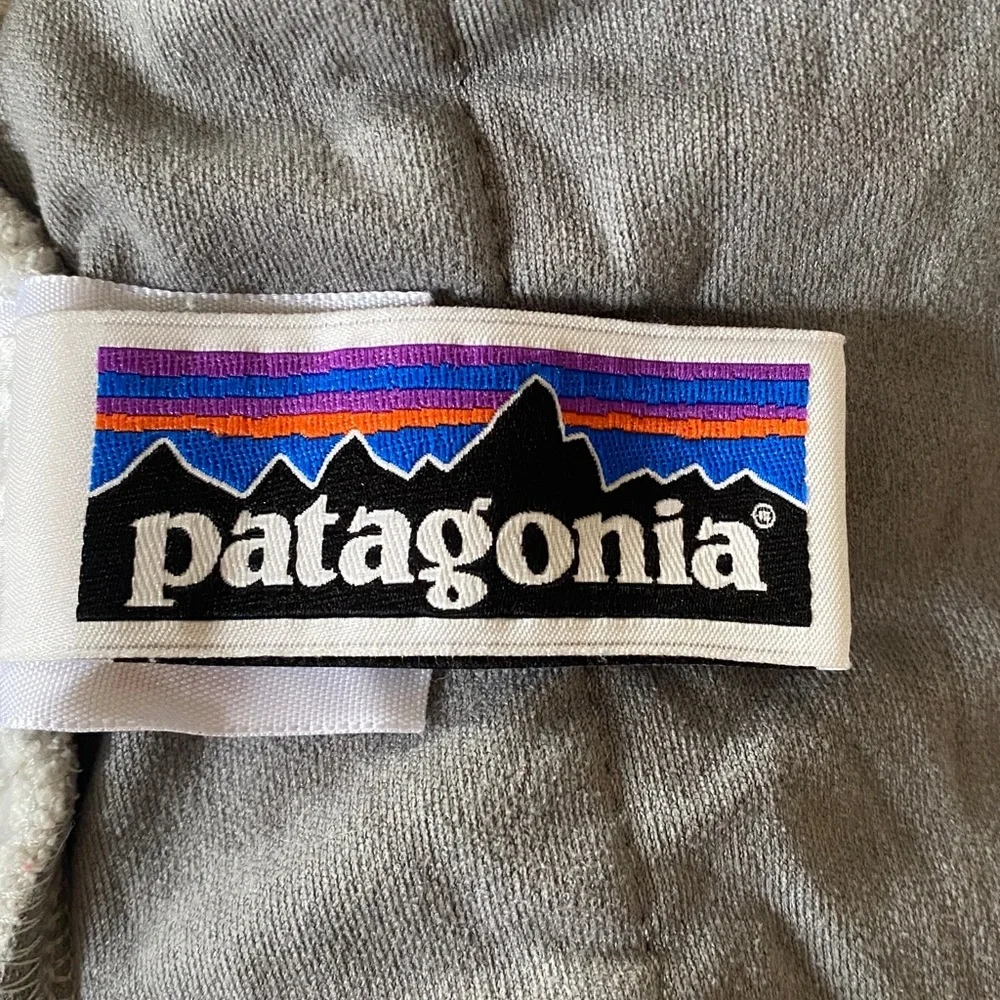 Patagonia girls size M 10 fleece jacket with hood   Soft gray color - Picture 5 of 6